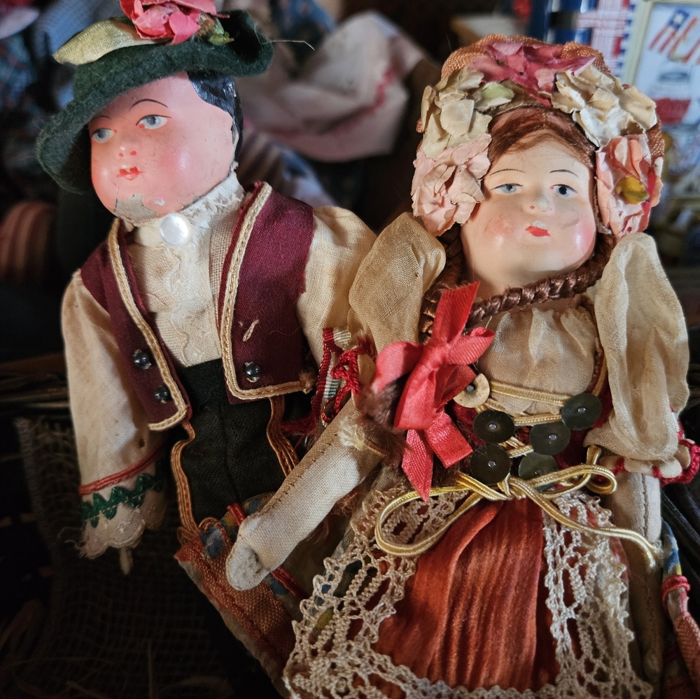 Atq. Hansel & Gretel Style Dolls (1930s-40s)